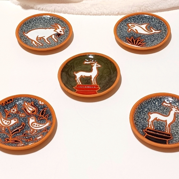 Handmade in Greece Miniature Set of 5 Pottery Plates by BONIS - Picture 4 of 10